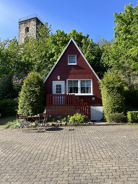 Finnhütte mit Turm